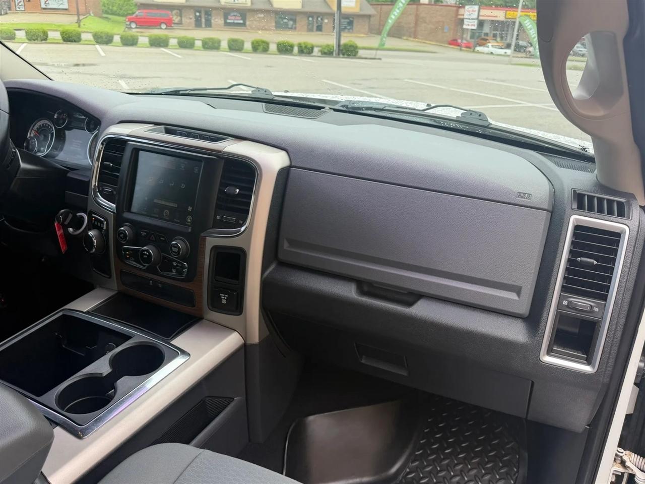 RAM 1500 2WD Reg Cab 120.5" SLT 2013