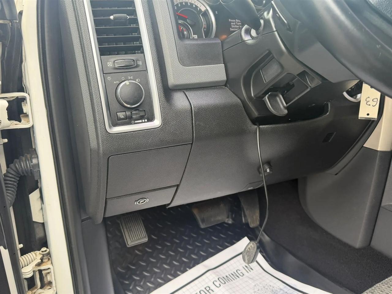 RAM 1500 2WD Reg Cab 120.5" SLT 2013