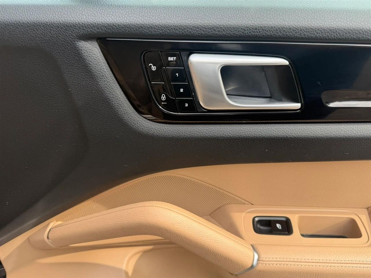 Porsche Cayenne AWD 2019