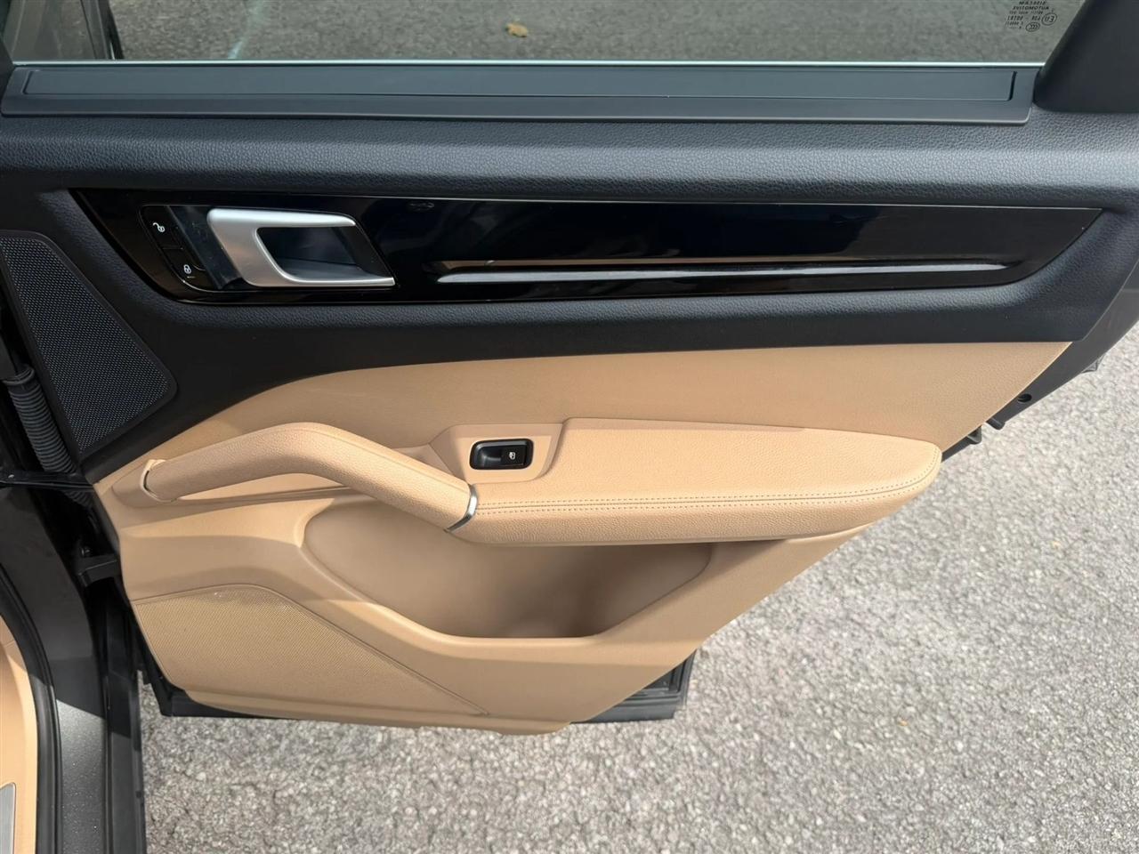 Porsche Cayenne AWD 2019