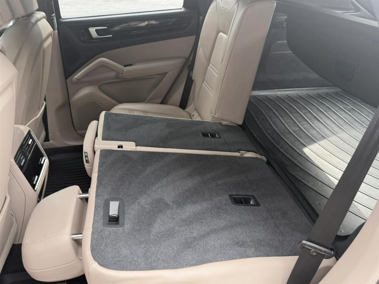 Porsche Cayenne AWD 2019