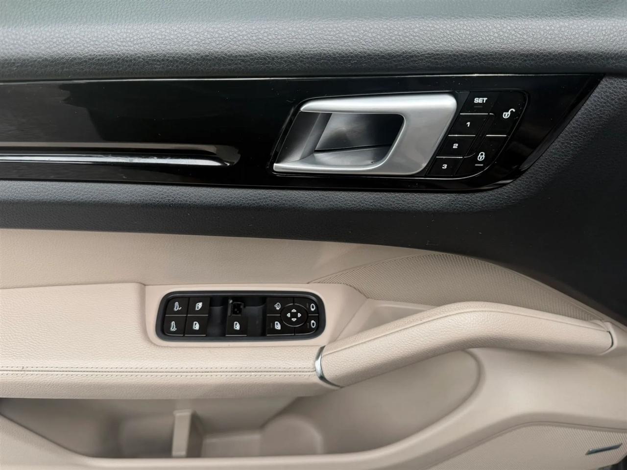 Porsche Cayenne AWD 2019