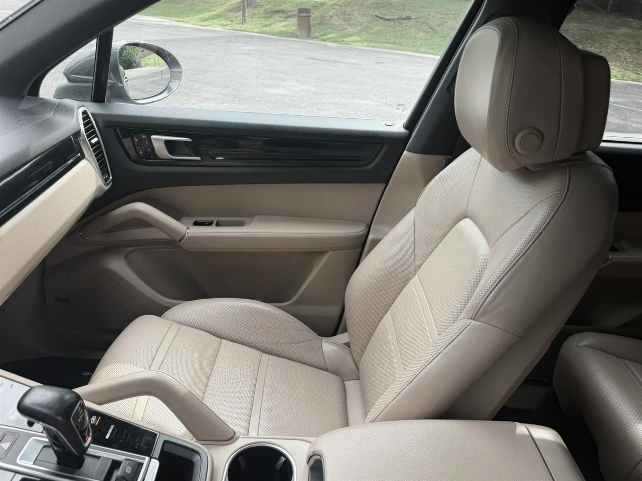 Porsche Cayenne AWD 2019