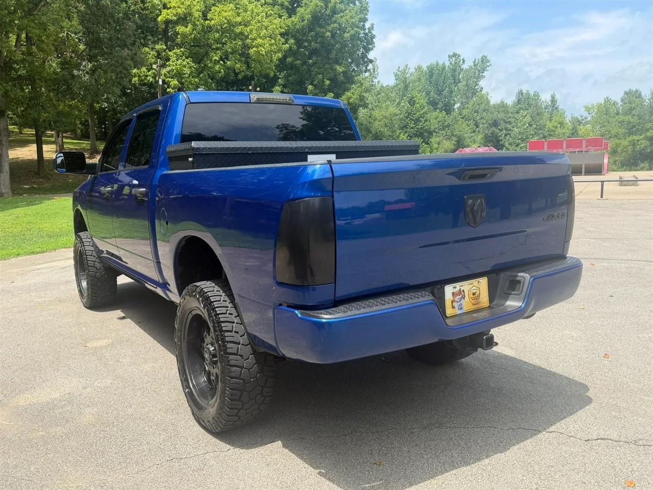 RAM 1500 Express 4x4 Crew Cab 5'7" Box 2017