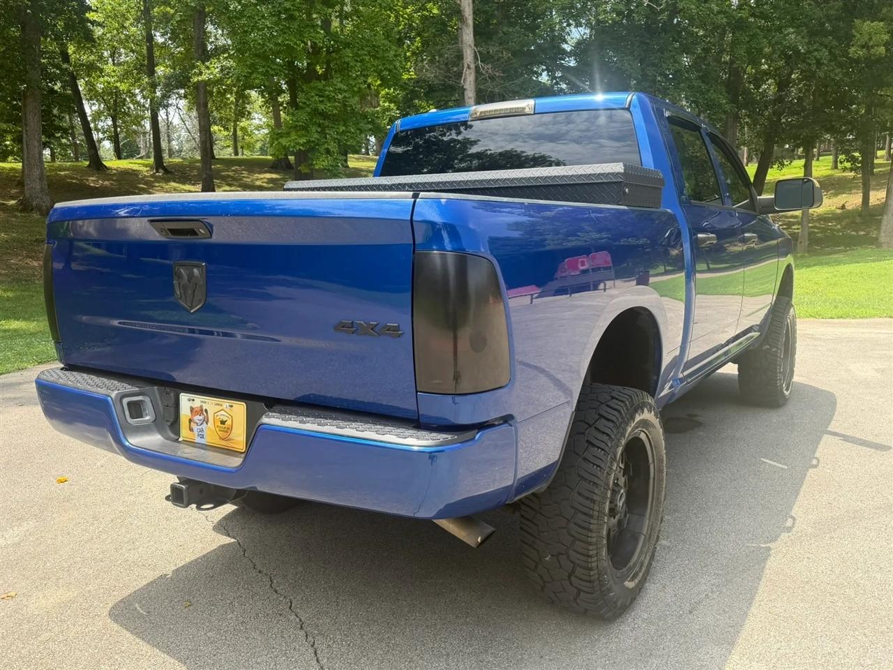 RAM 1500 Express 4x4 Crew Cab 5'7" Box 2017