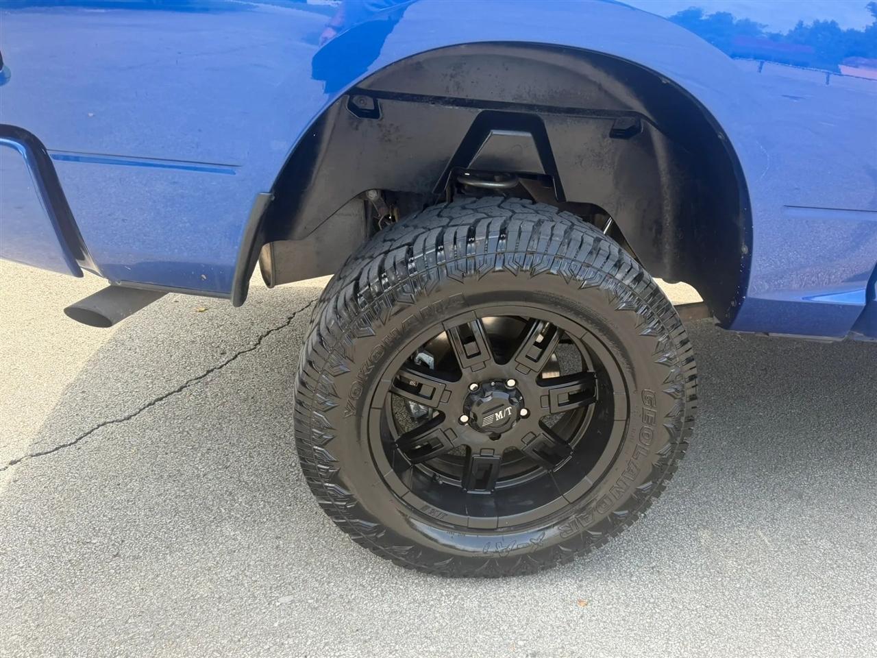 RAM 1500 Express 4x4 Crew Cab 5'7" Box 2017