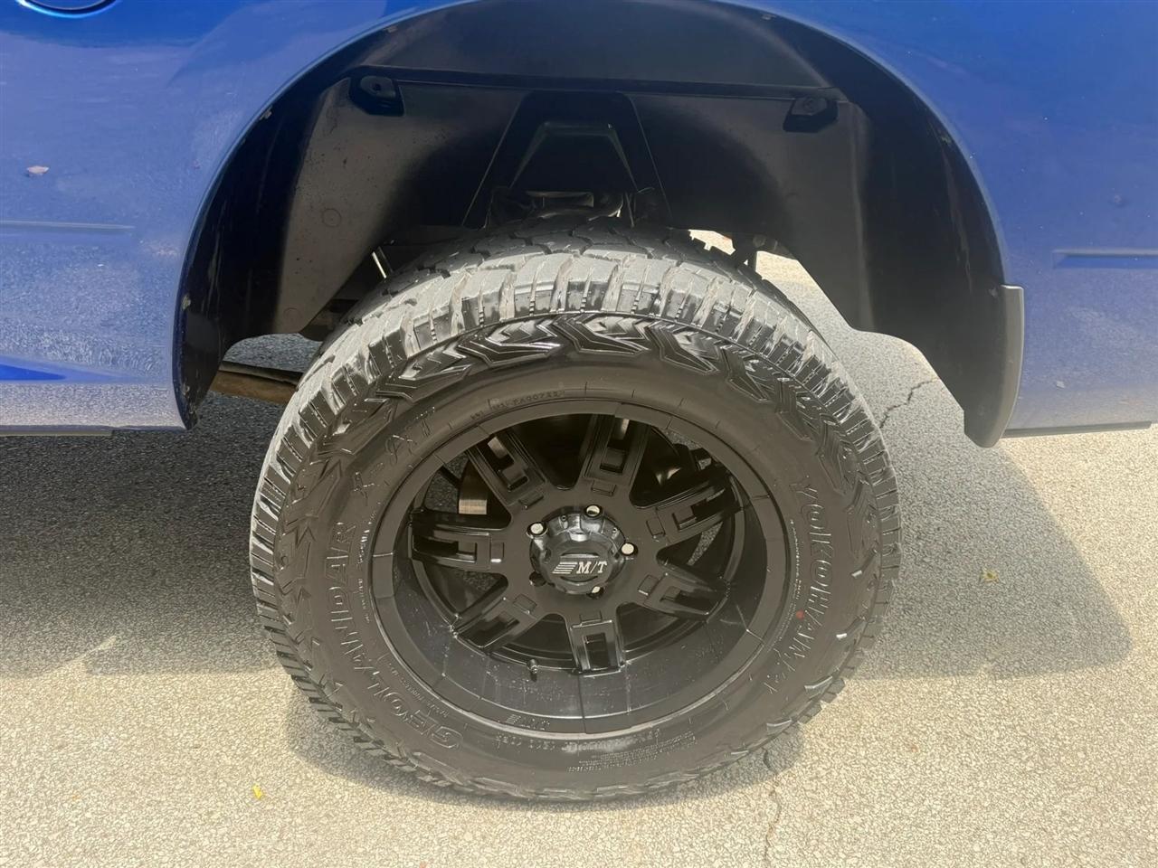 RAM 1500 Express 4x4 Crew Cab 5'7" Box 2017