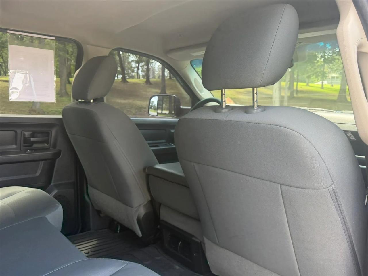 RAM 1500 Express 4x4 Crew Cab 5'7" Box 2017