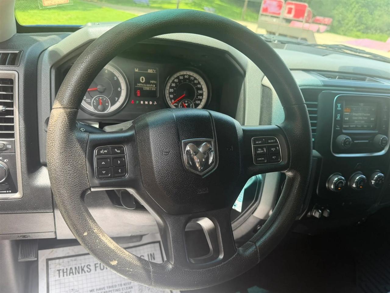 RAM 1500 Express 4x4 Crew Cab 5'7" Box 2017