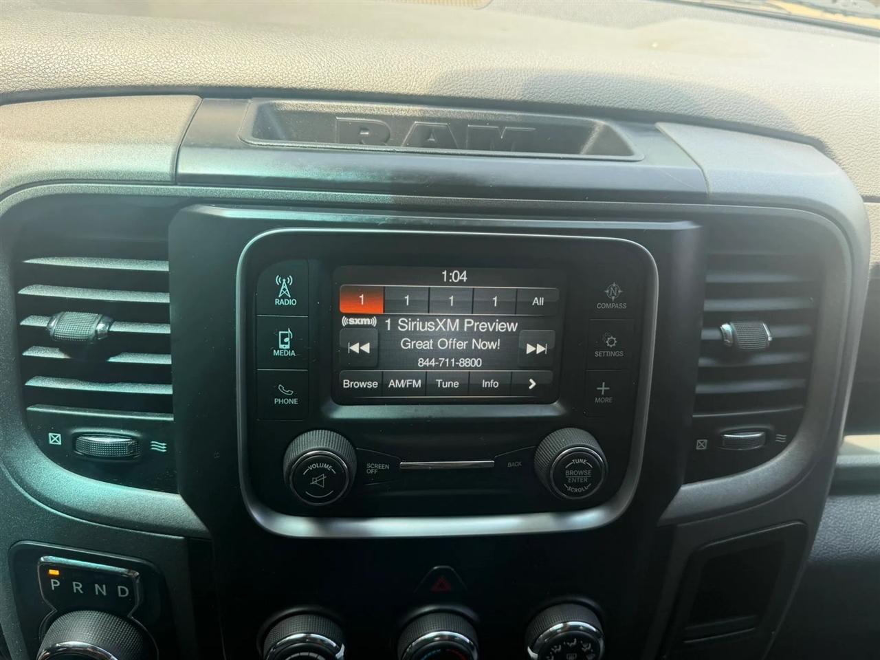 RAM 1500 Express 4x4 Crew Cab 5'7" Box 2017