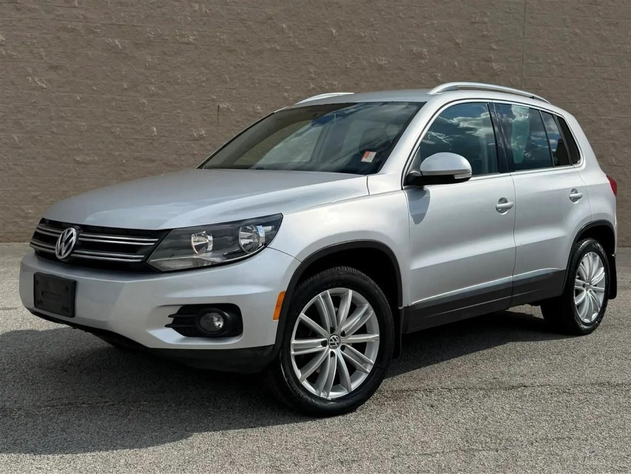 Volkswagen Tiguan 4WD 4dr Auto SE w/Sunroof & Nav 2013