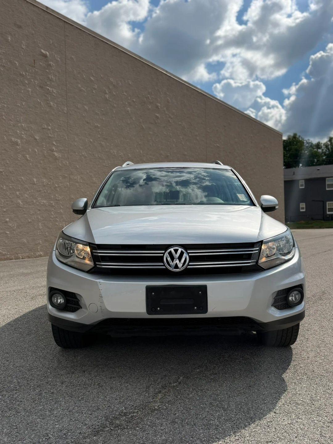 Volkswagen Tiguan 4WD 4dr Auto SE w/Sunroof & Nav 2013
