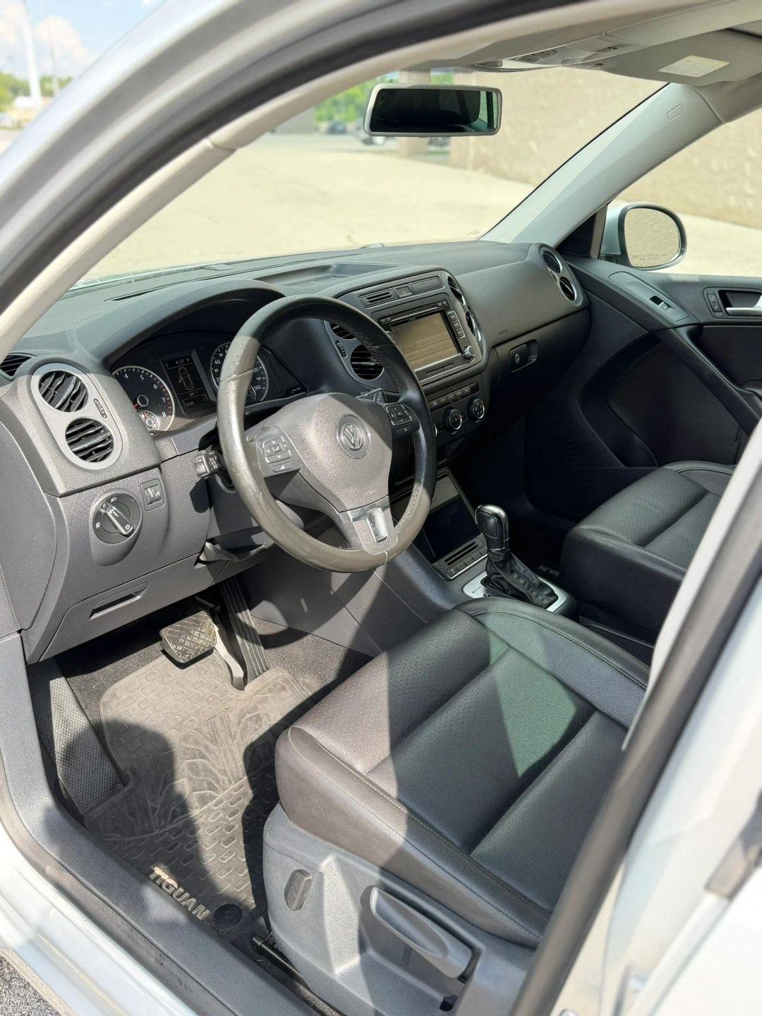 Volkswagen Tiguan 4WD 4dr Auto SE w/Sunroof & Nav 2013