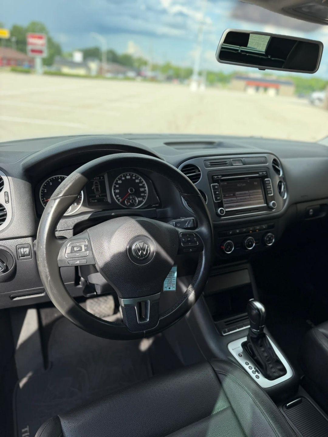 Volkswagen Tiguan 4WD 4dr Auto SE w/Sunroof & Nav 2013