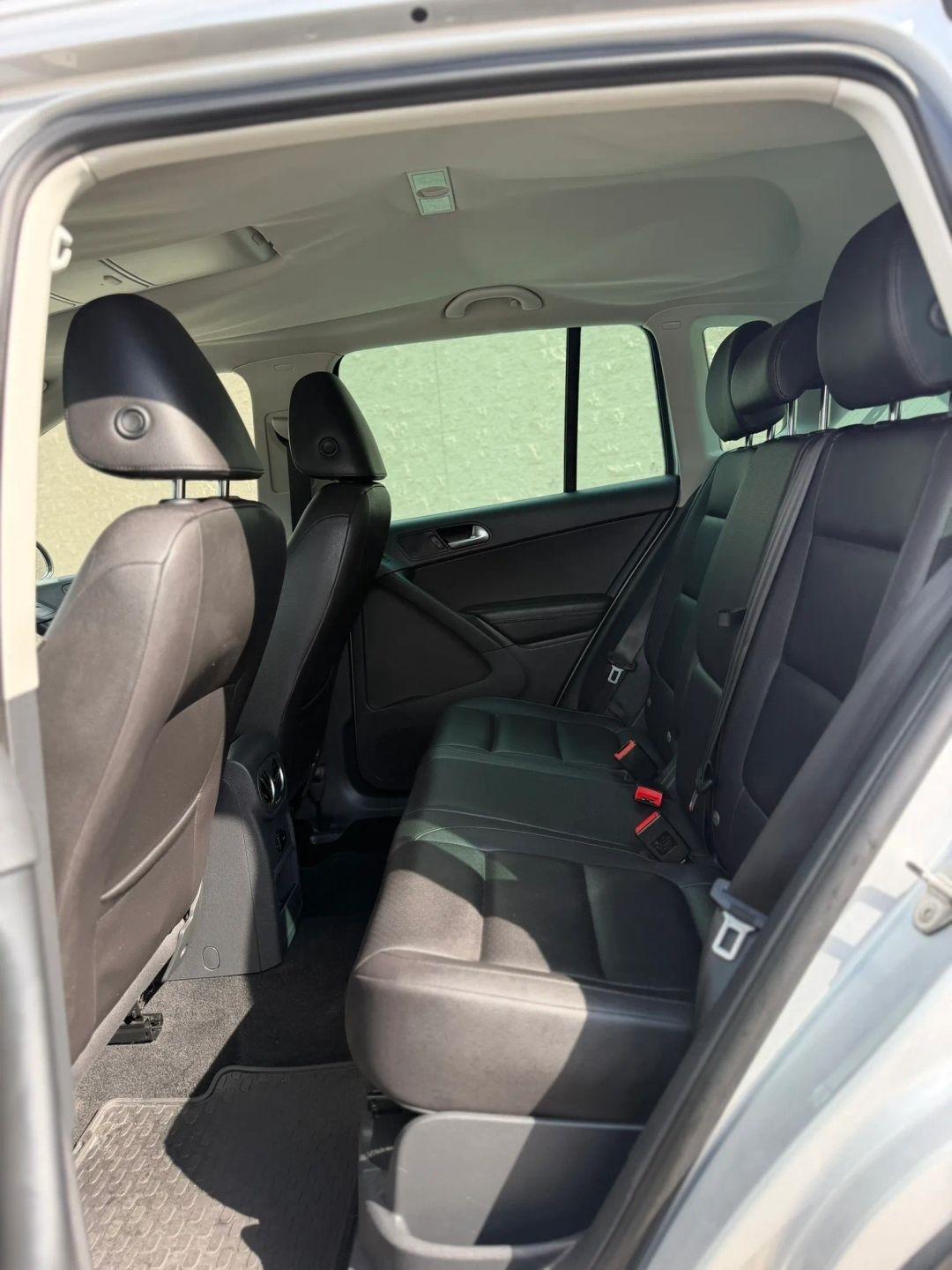 Volkswagen Tiguan 4WD 4dr Auto SE w/Sunroof & Nav 2013