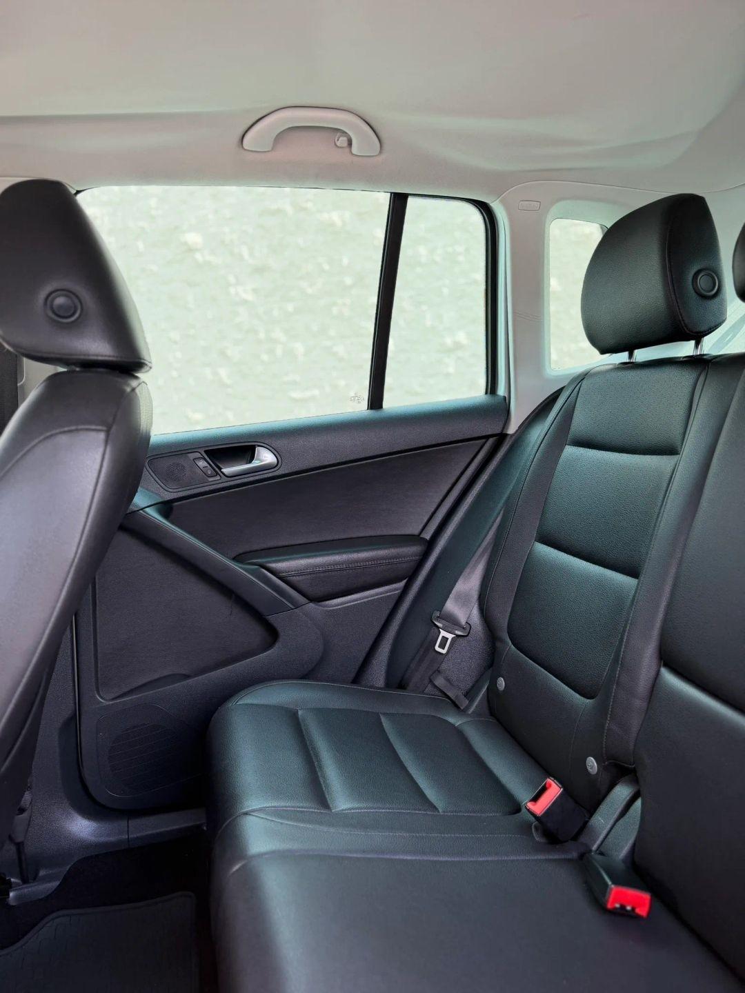 Volkswagen Tiguan 4WD 4dr Auto SE w/Sunroof & Nav 2013