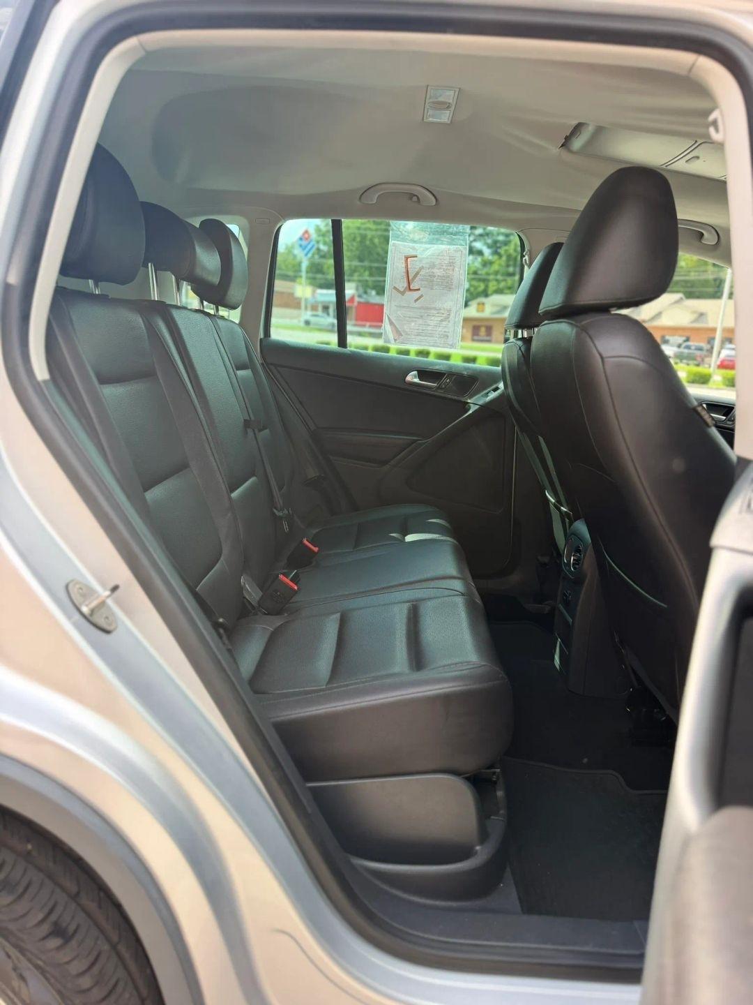 Volkswagen Tiguan 4WD 4dr Auto SE w/Sunroof & Nav 2013