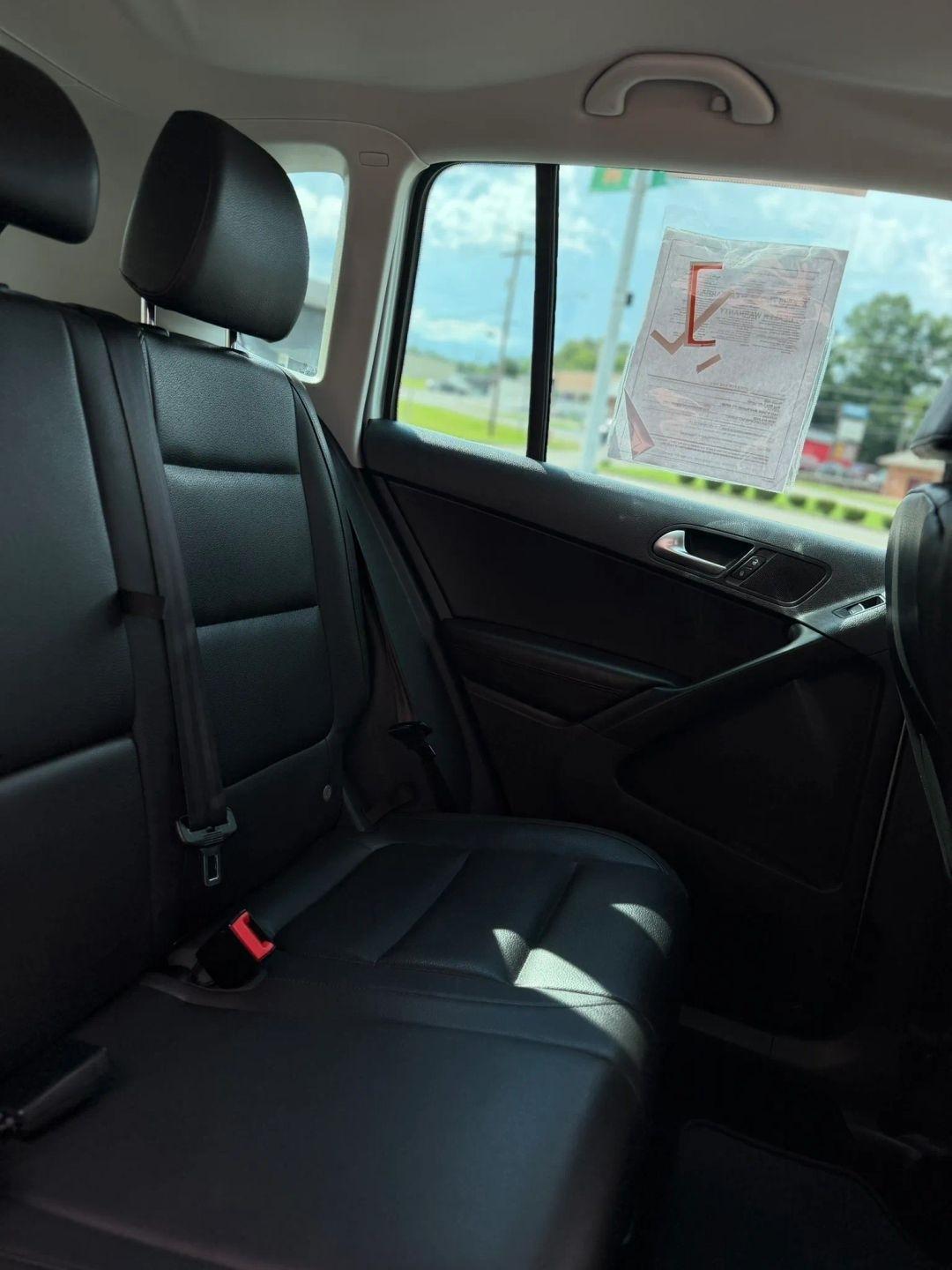 Volkswagen Tiguan 4WD 4dr Auto SE w/Sunroof & Nav 2013