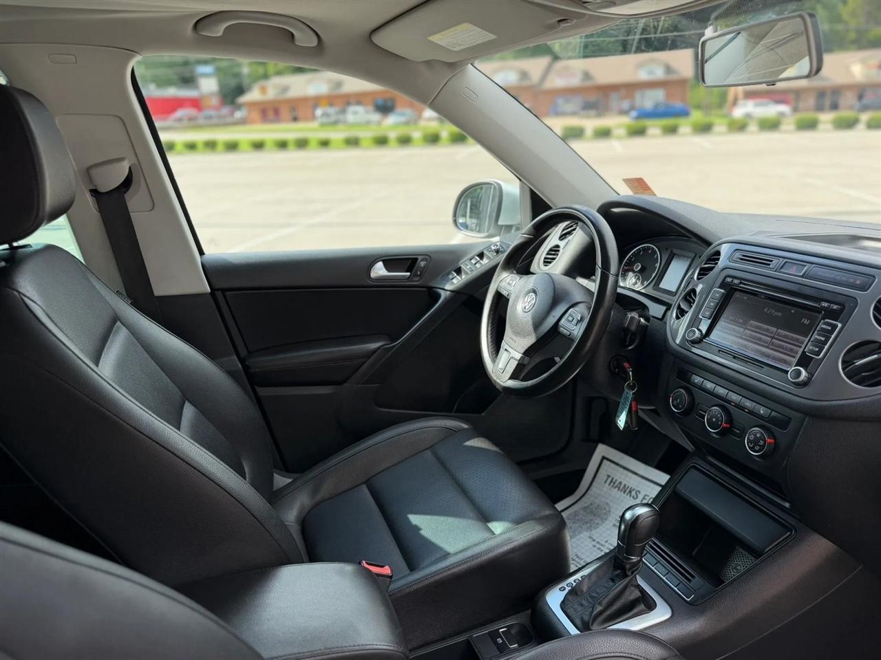 Volkswagen Tiguan 4WD 4dr Auto SE w/Sunroof & Nav 2013