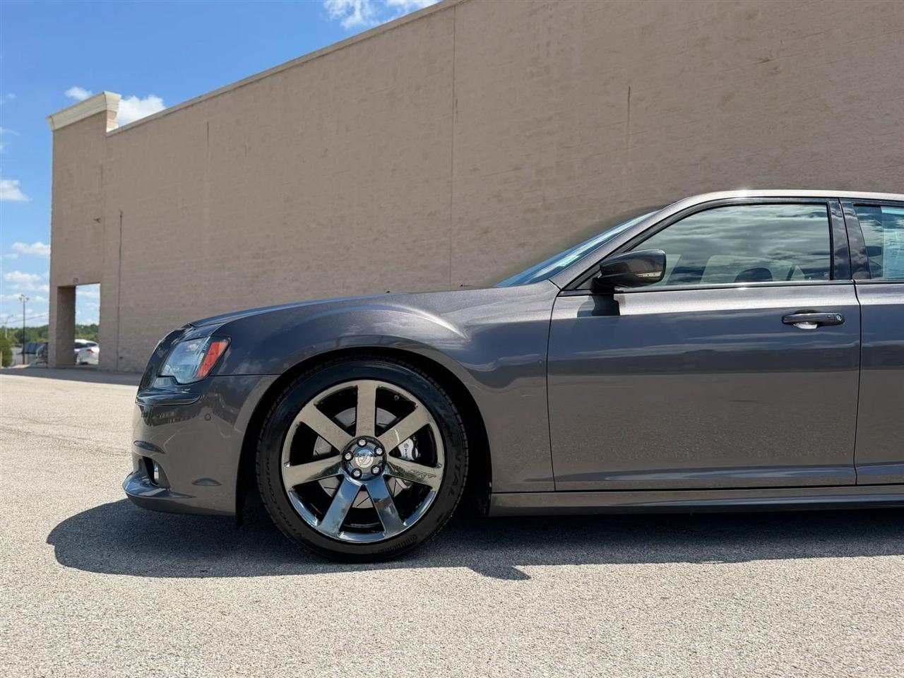 Chrysler 300 4dr Sdn SRT8 RWD 2014