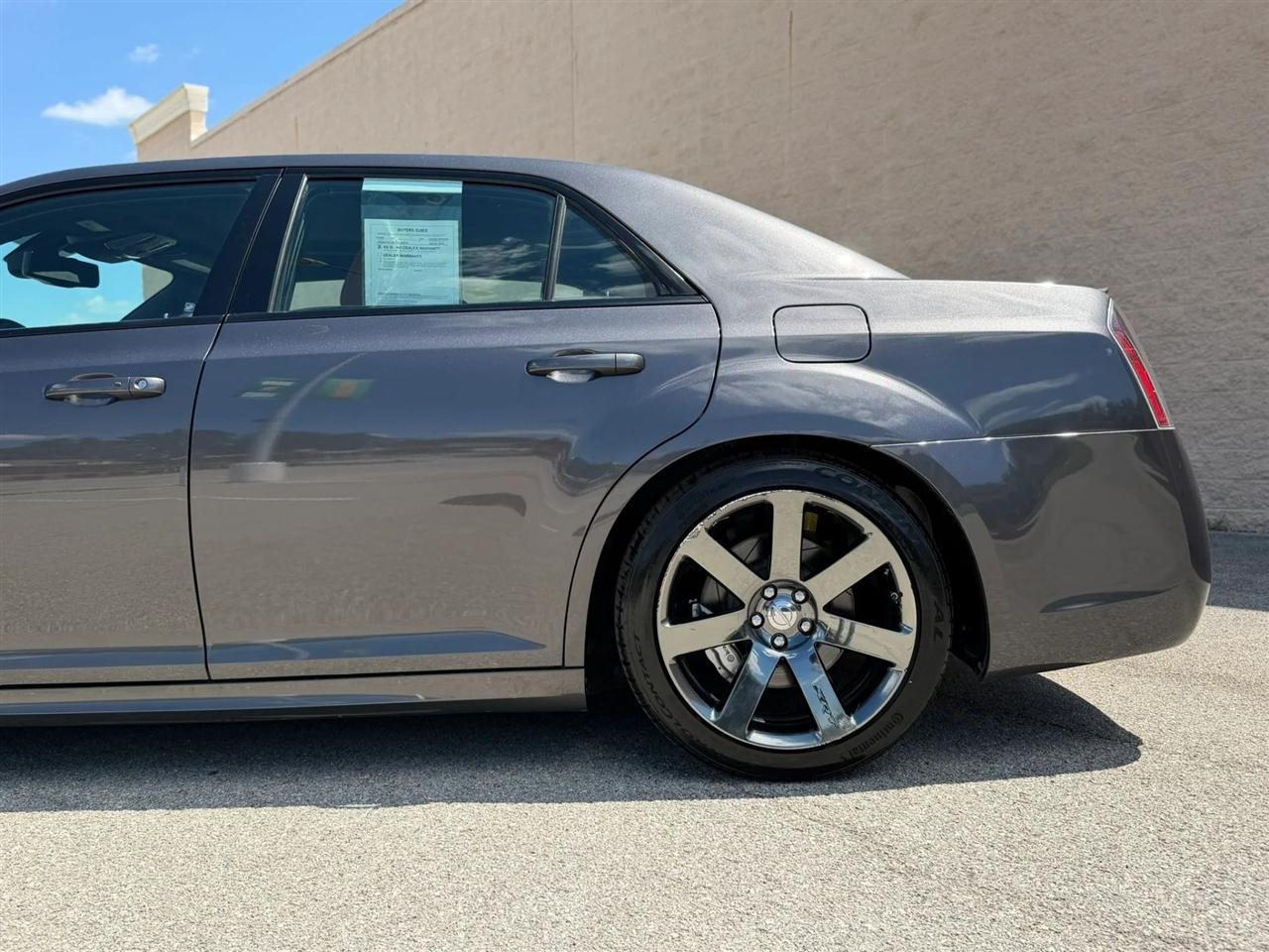 Chrysler 300 4dr Sdn SRT8 RWD 2014