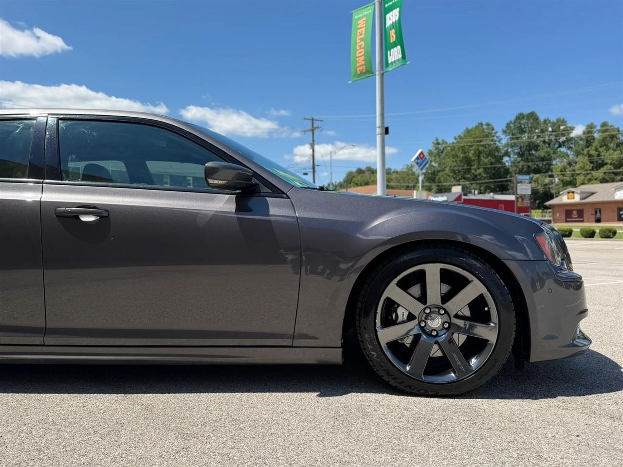 Chrysler 300 4dr Sdn SRT8 RWD 2014