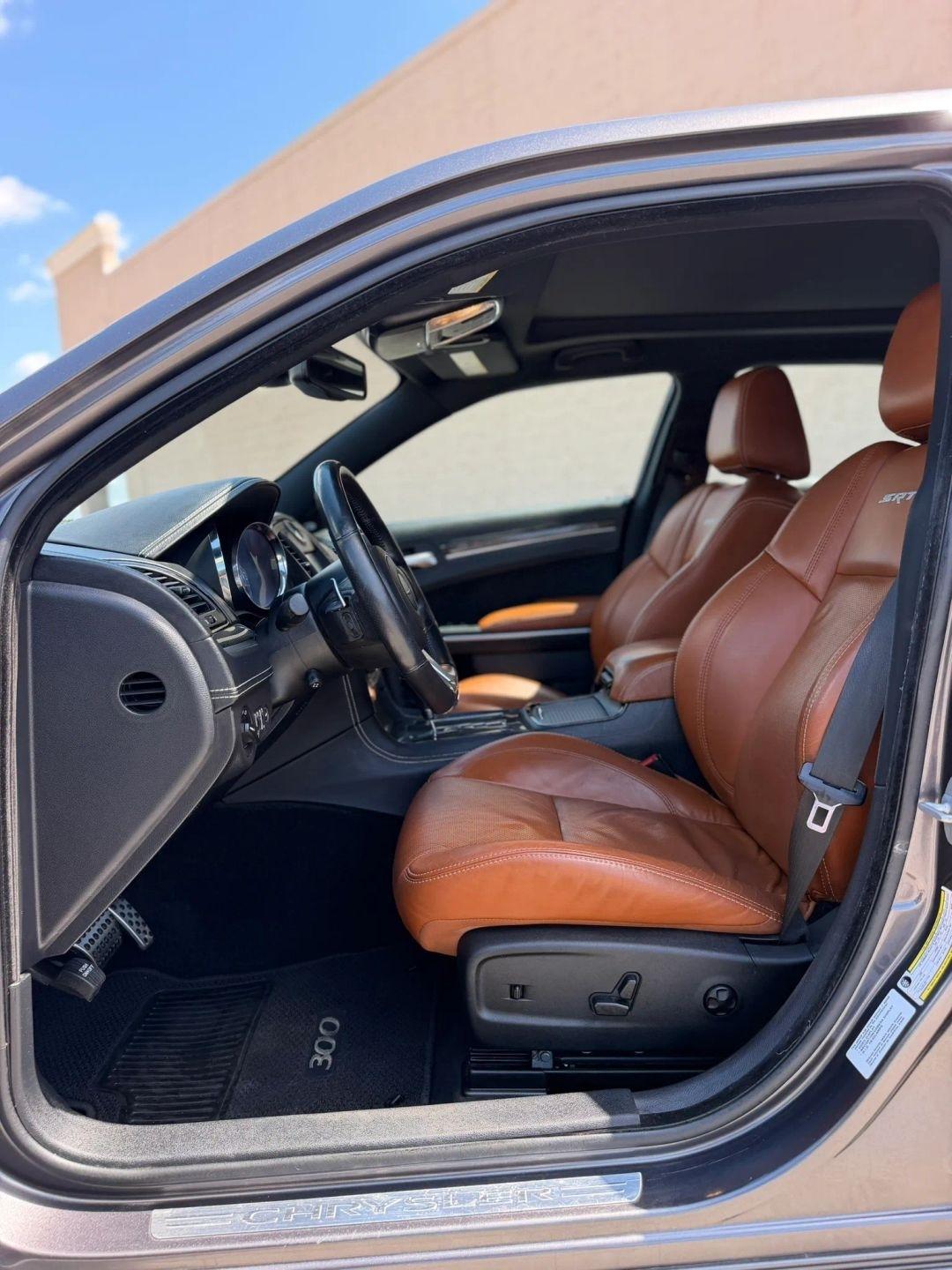 Chrysler 300 4dr Sdn SRT8 RWD 2014