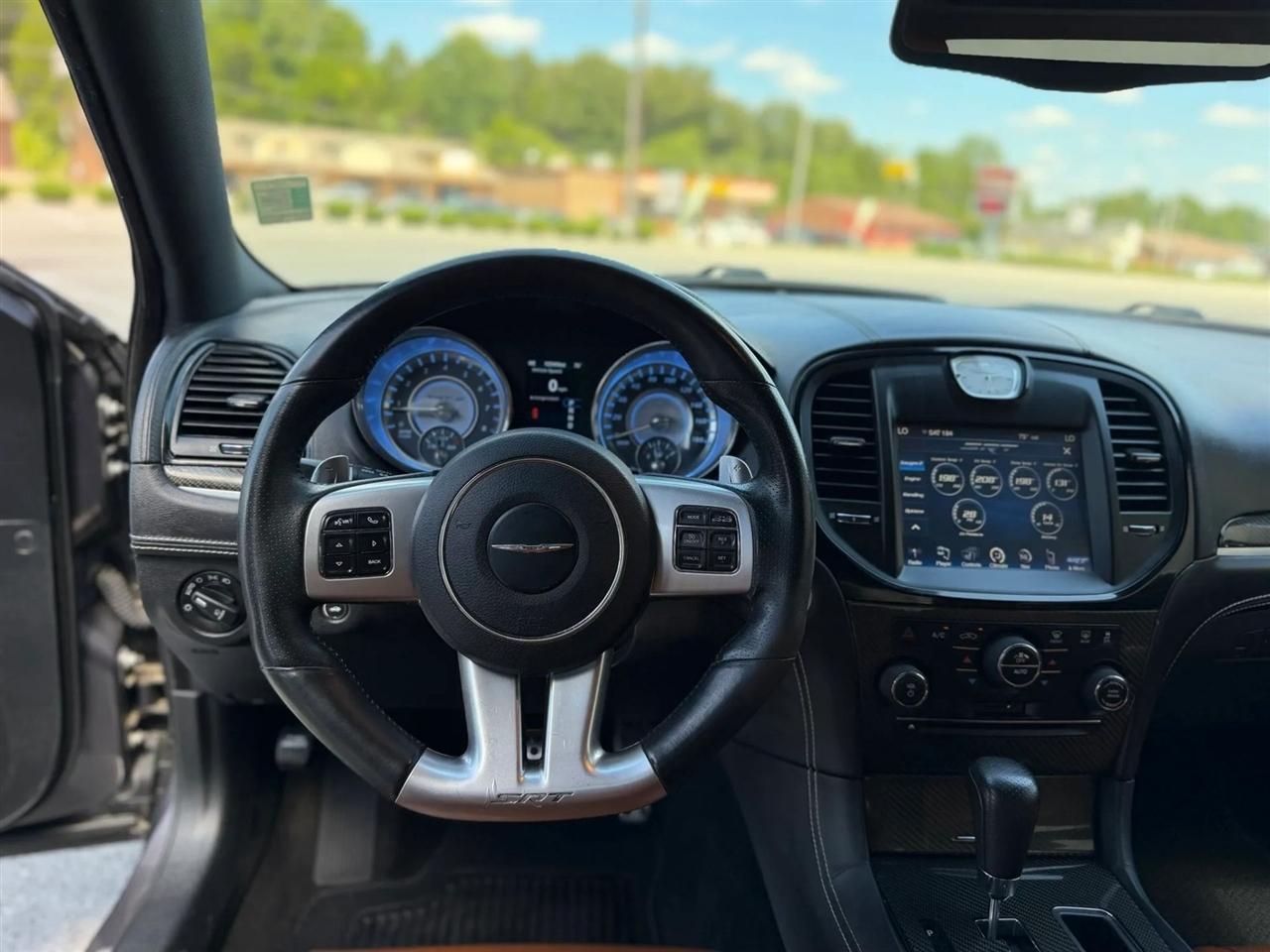 Chrysler 300 4dr Sdn SRT8 RWD 2014
