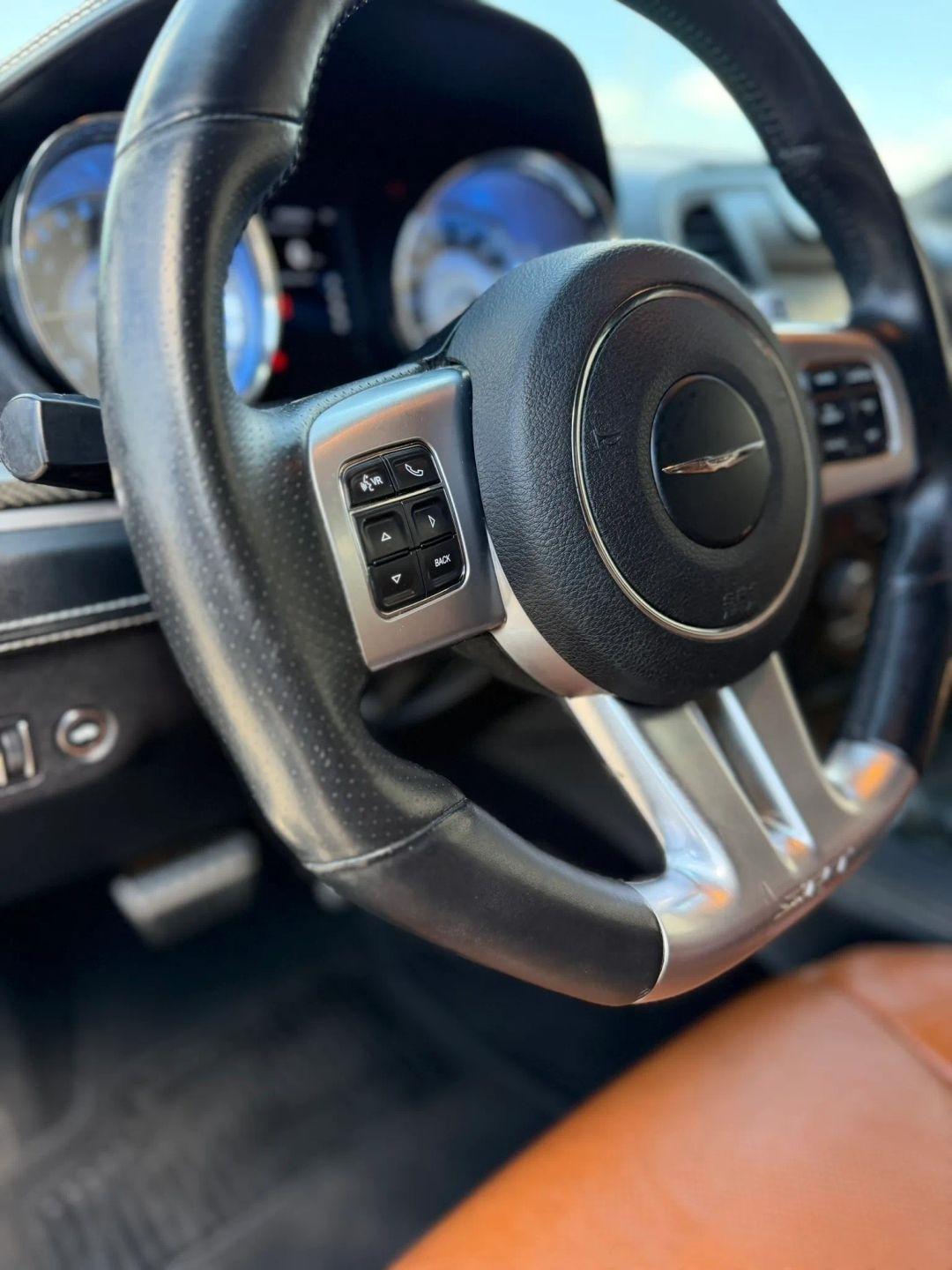 Chrysler 300 4dr Sdn SRT8 RWD 2014