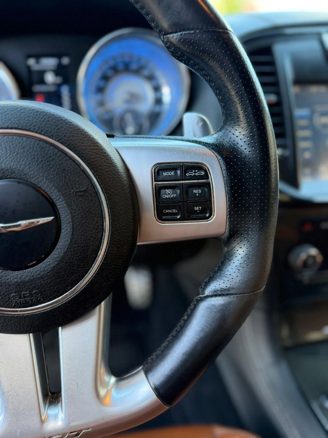 Chrysler 300 4dr Sdn SRT8 RWD 2014