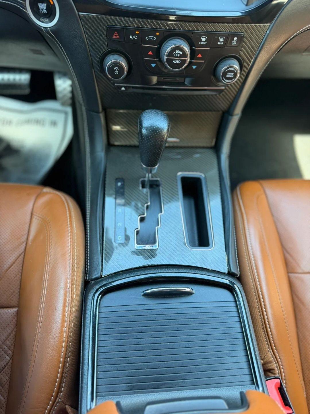 Chrysler 300 4dr Sdn SRT8 RWD 2014