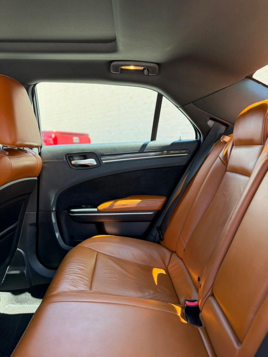 Chrysler 300 4dr Sdn SRT8 RWD 2014