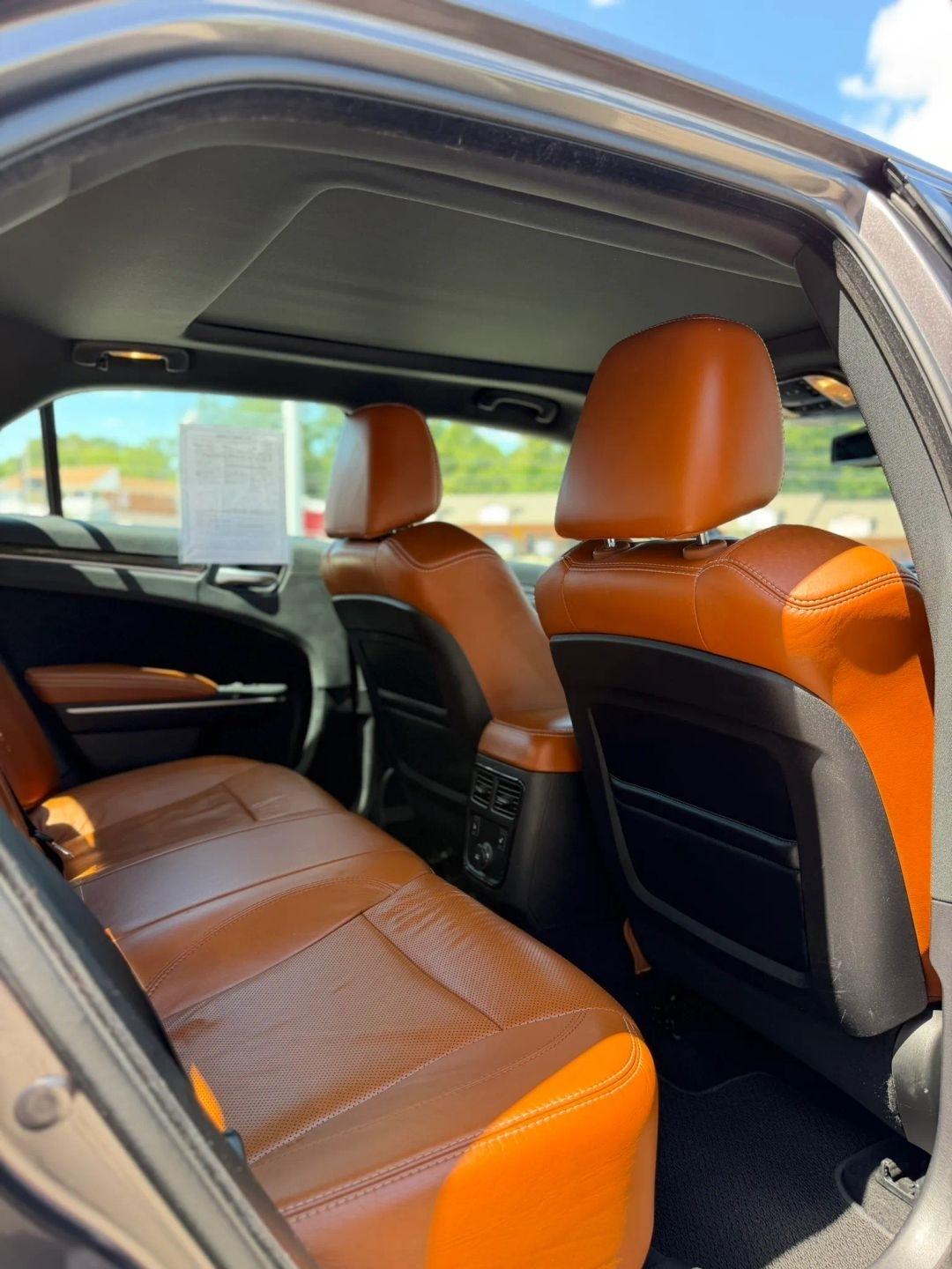 Chrysler 300 4dr Sdn SRT8 RWD 2014