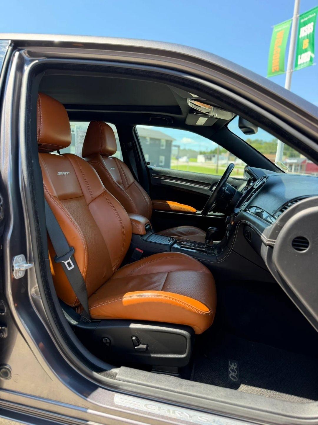 Chrysler 300 4dr Sdn SRT8 RWD 2014