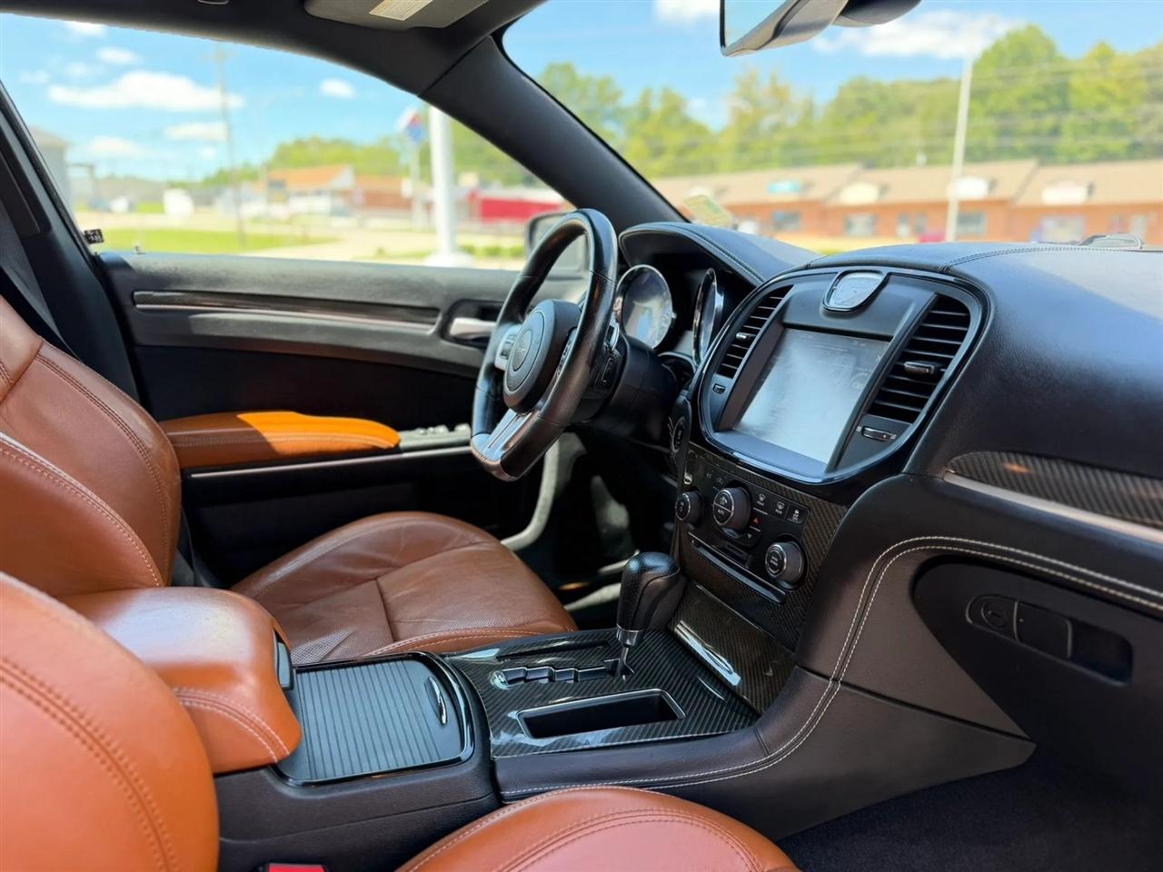 Chrysler 300 4dr Sdn SRT8 RWD 2014