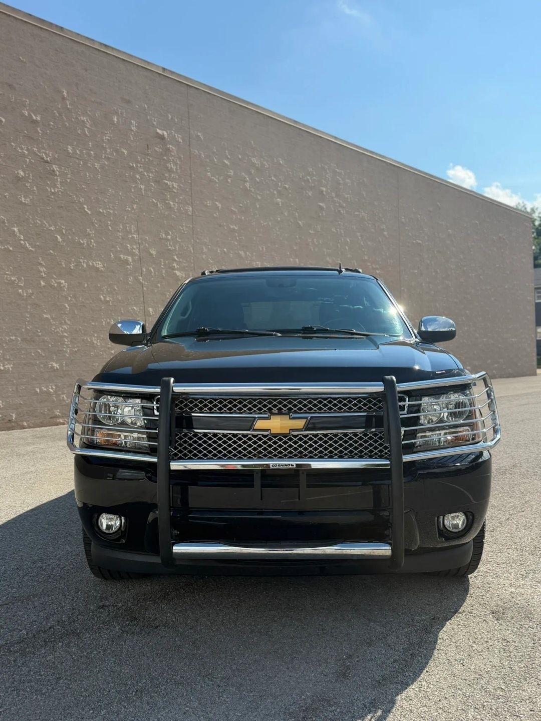 Chevrolet Avalanche 4WD Crew Cab LTZ 2013