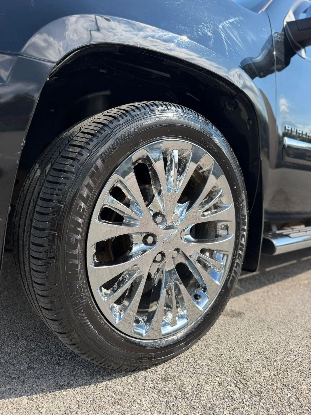 Chevrolet Avalanche 4WD Crew Cab LTZ 2013