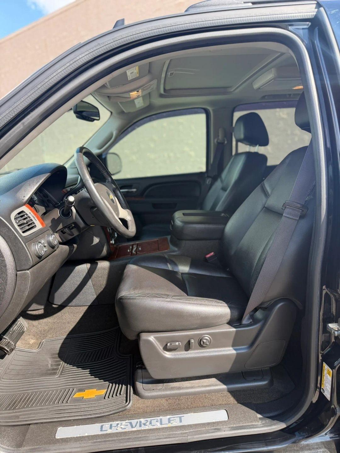 Chevrolet Avalanche 4WD Crew Cab LTZ 2013