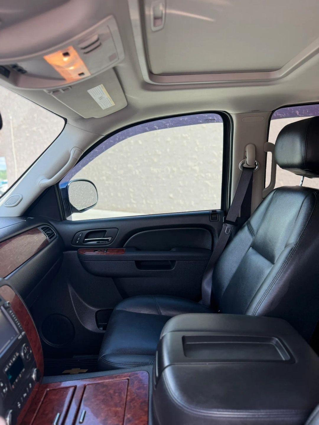 Chevrolet Avalanche 4WD Crew Cab LTZ 2013