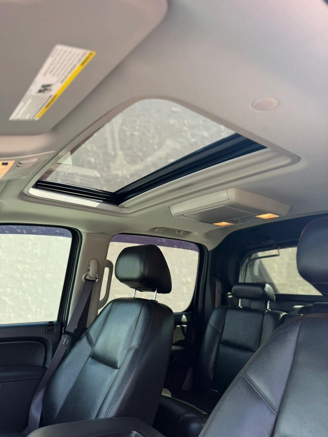 Chevrolet Avalanche 4WD Crew Cab LTZ 2013