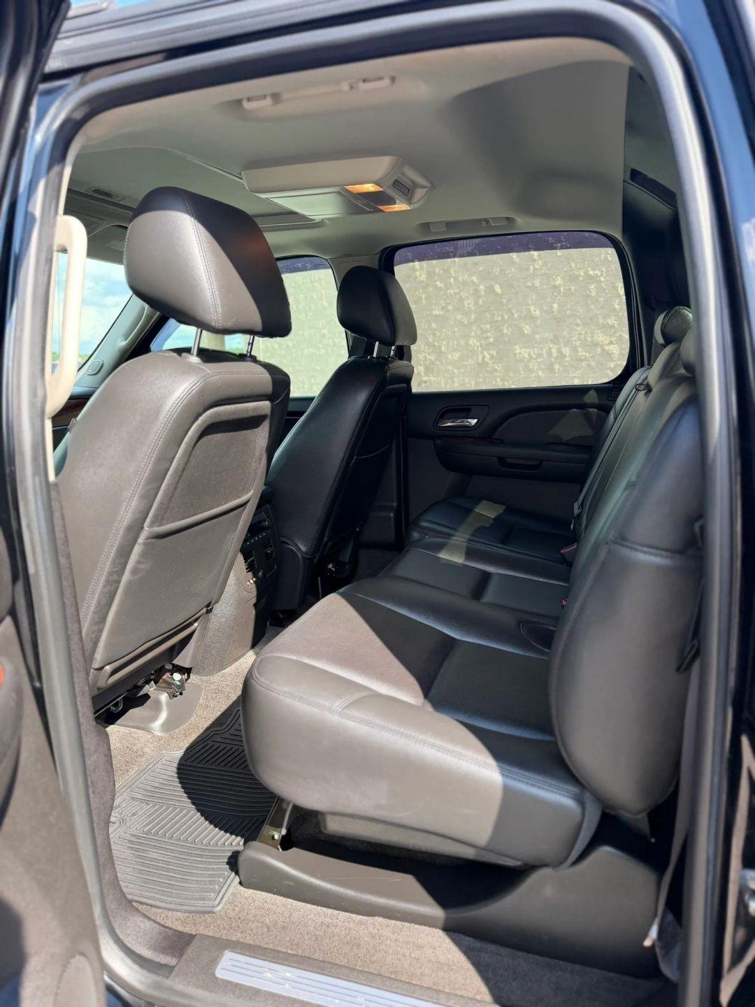 Chevrolet Avalanche 4WD Crew Cab LTZ 2013
