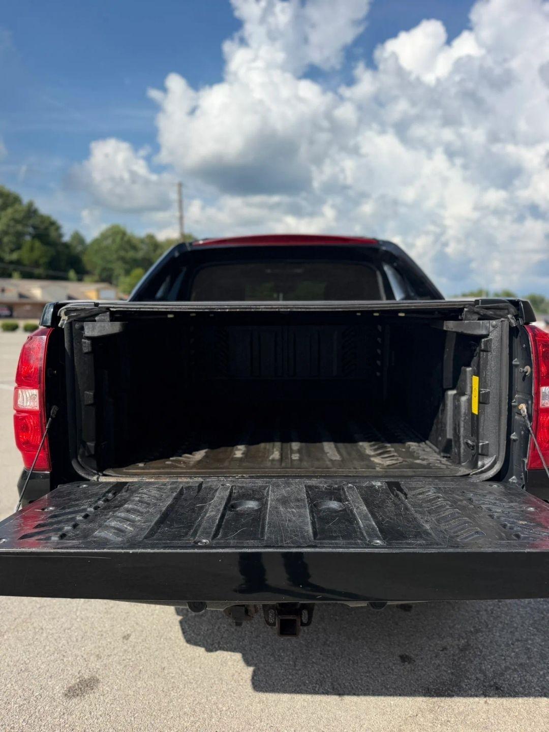 Chevrolet Avalanche 4WD Crew Cab LTZ 2013