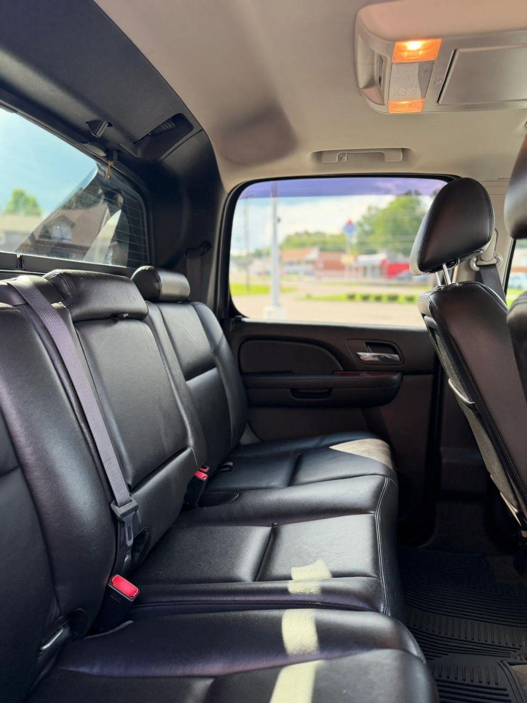 Chevrolet Avalanche 4WD Crew Cab LTZ 2013