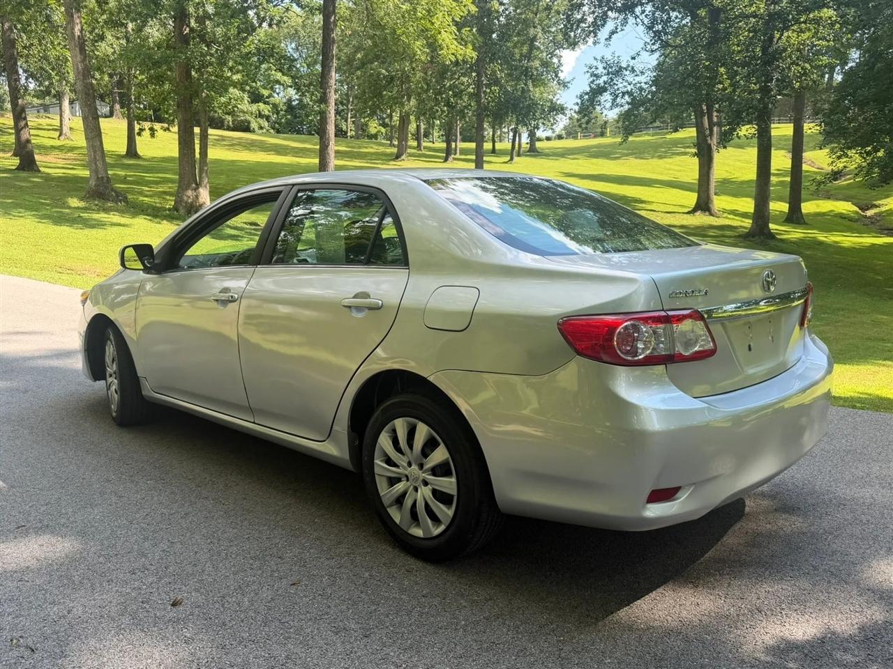 Toyota Corolla 4dr Sdn Auto LE Special Edition (Natl) 2013