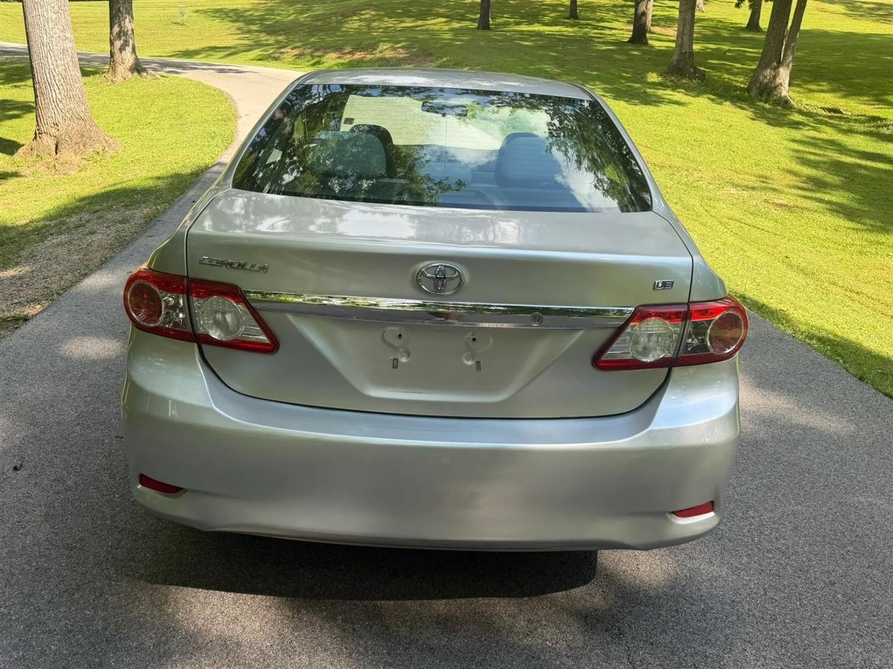 Toyota Corolla 4dr Sdn Auto LE Special Edition (Natl) 2013