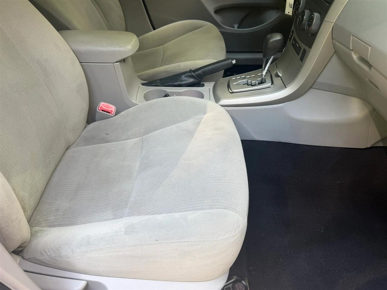 Toyota Corolla 4dr Sdn Auto LE Special Edition (Natl) 2013
