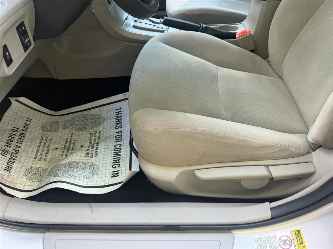 Toyota Corolla 4dr Sdn Auto LE Special Edition (Natl) 2013