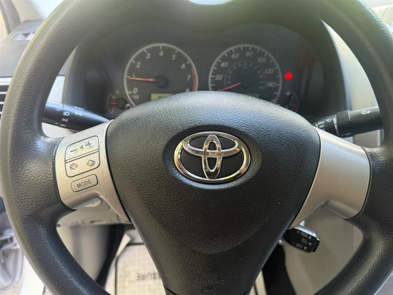 Toyota Corolla 4dr Sdn Auto LE Special Edition (Natl) 2013