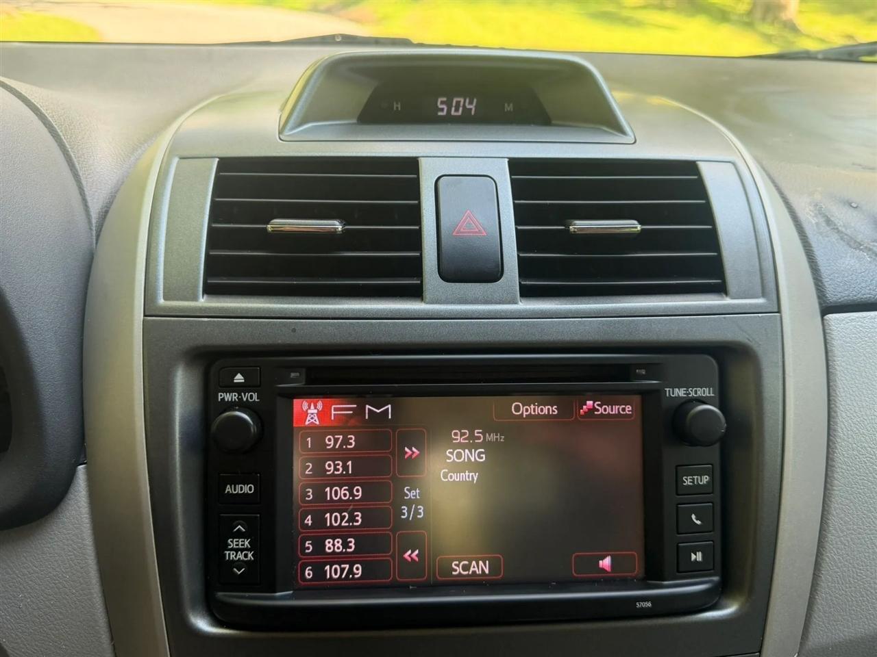Toyota Corolla 4dr Sdn Auto LE Special Edition (Natl) 2013
