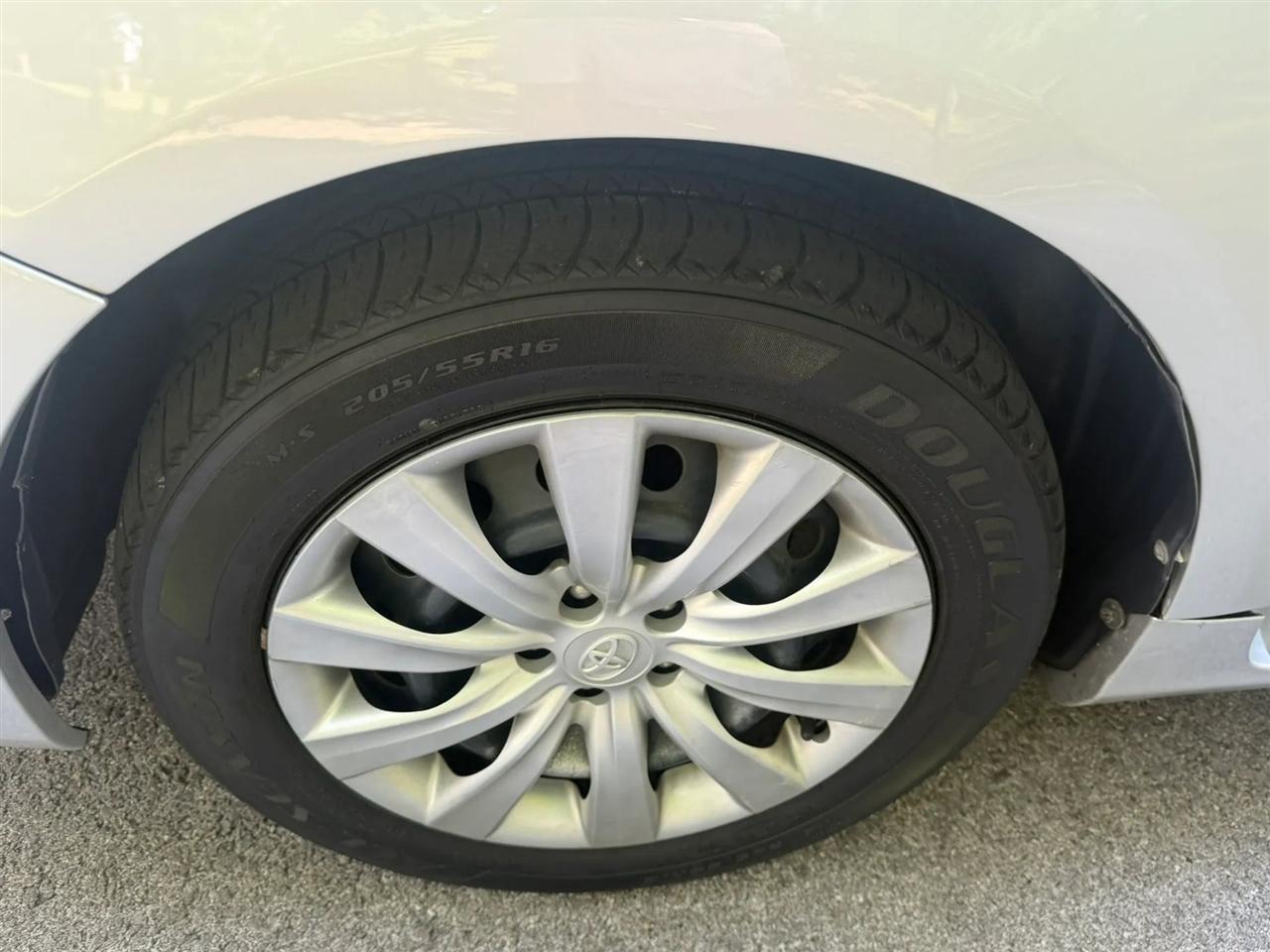 Toyota Corolla 4dr Sdn Auto LE Special Edition (Natl) 2013